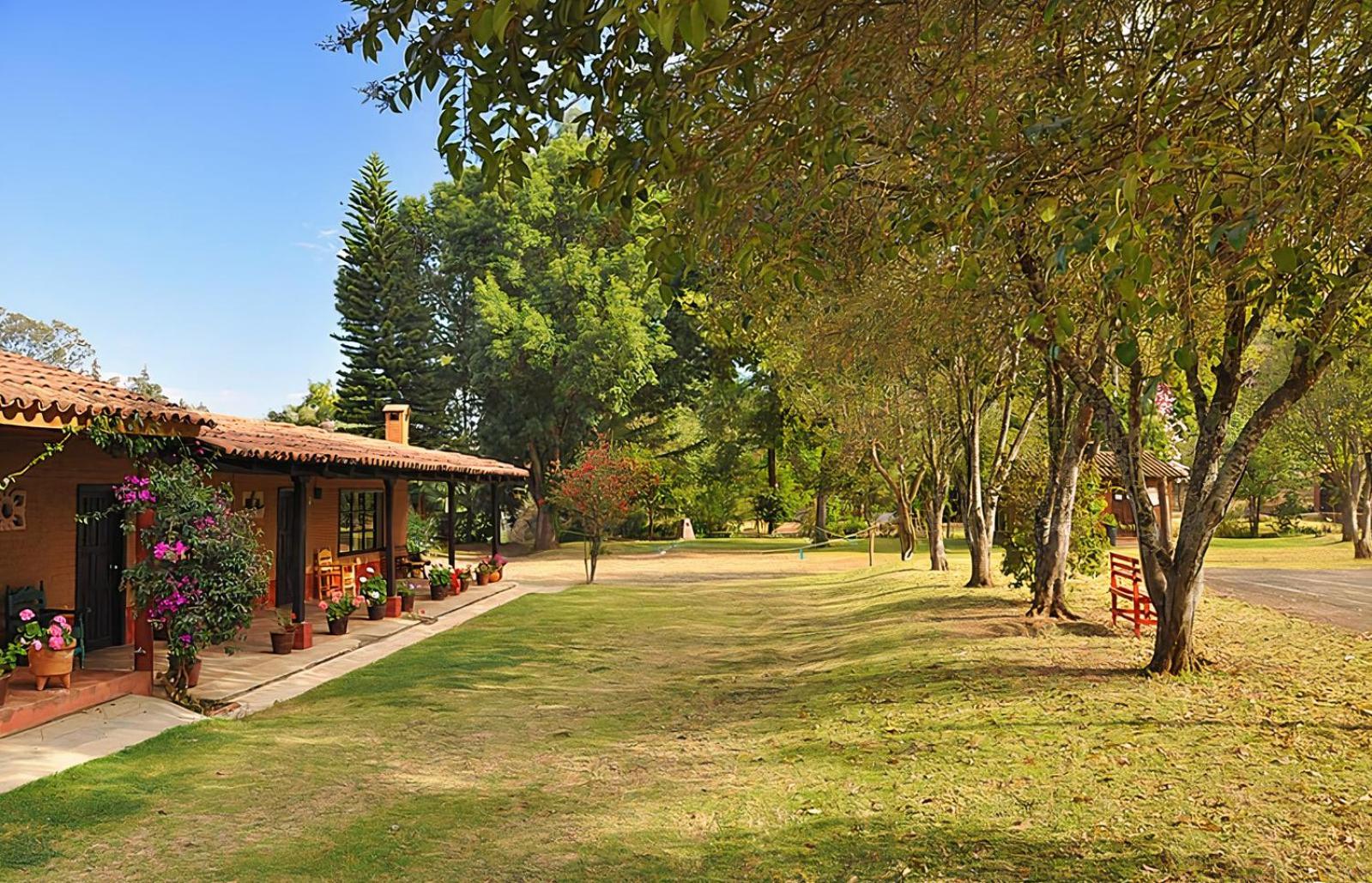 Villa Patzcuaro Garden Hotel Exteriör bild