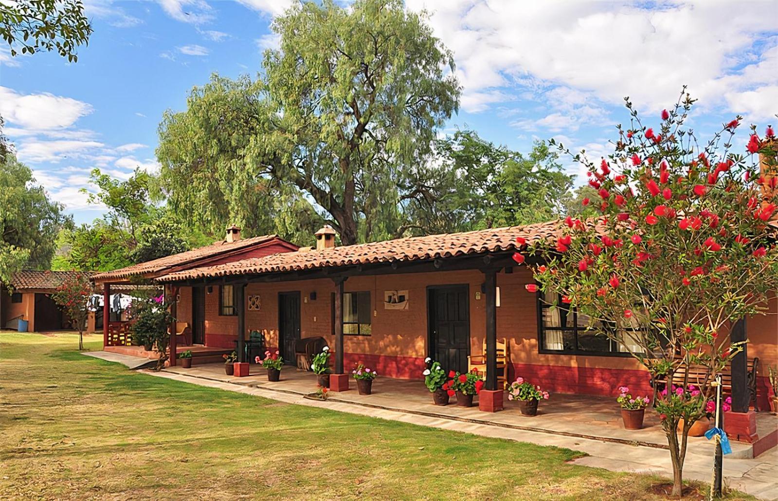 Villa Patzcuaro Garden Hotel Exteriör bild