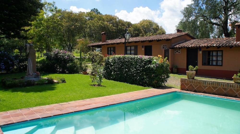 Villa Patzcuaro Garden Hotel Exteriör bild